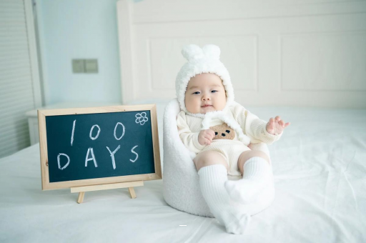 铜川四个月宝宝咬下嘴唇